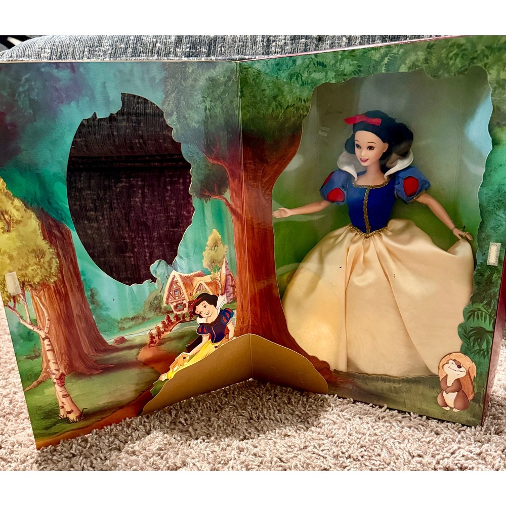 Mattel Snow White Signature Collection 60th Anniversary Doll 1997 Red Box - Picture 2 of 10